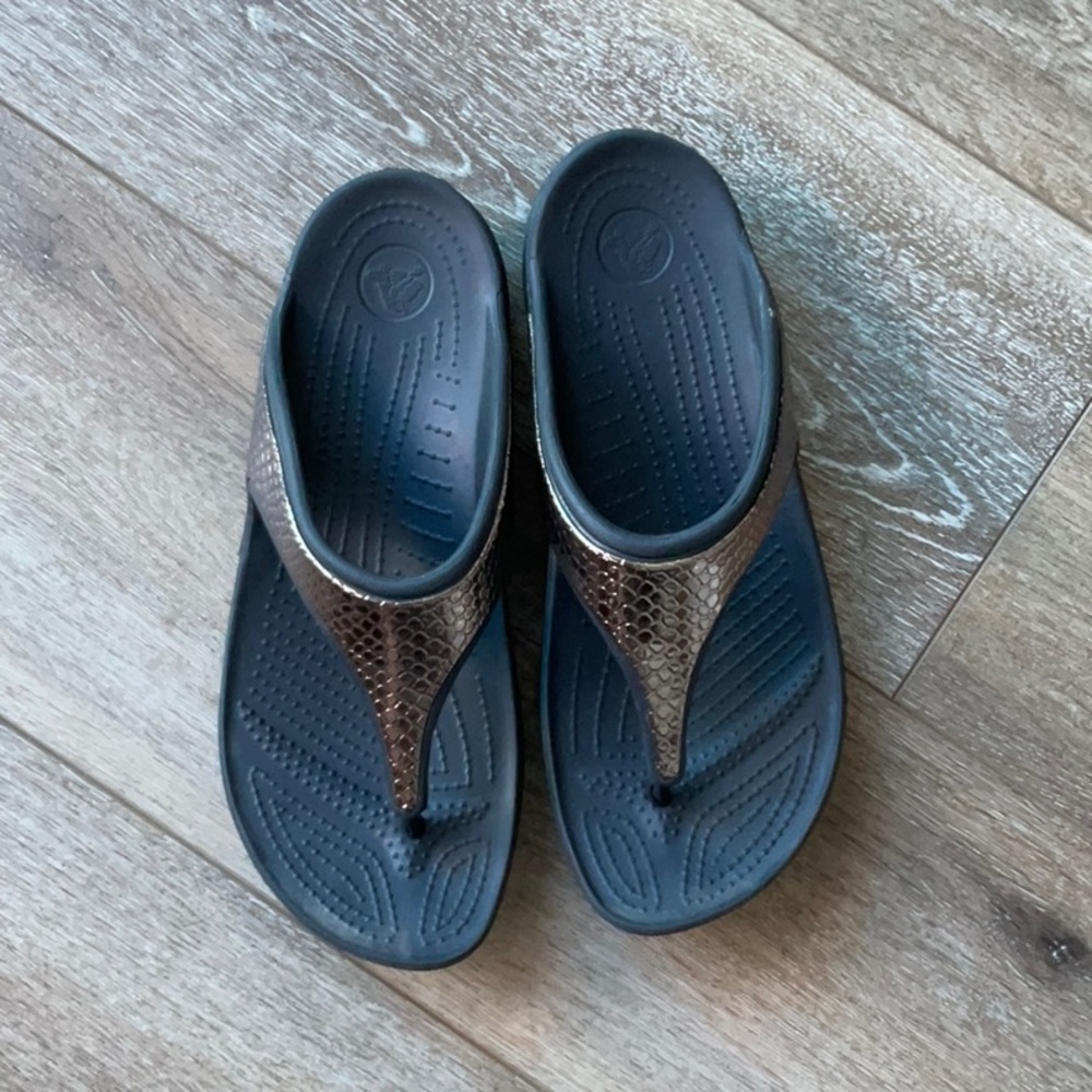 Croc Sloan “Hammered” flip flops
